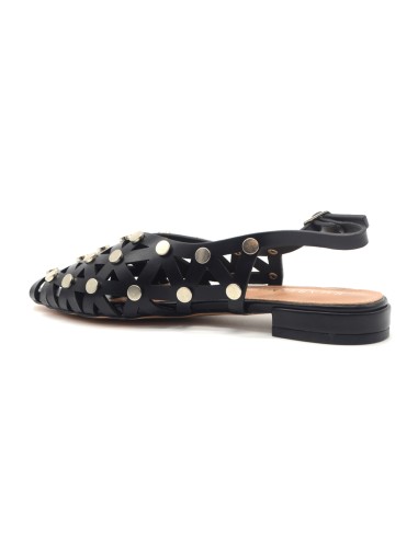 Kharisma slingback laserato con borchie
